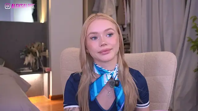 LexieLoree online show from 06-07-26, 03:01