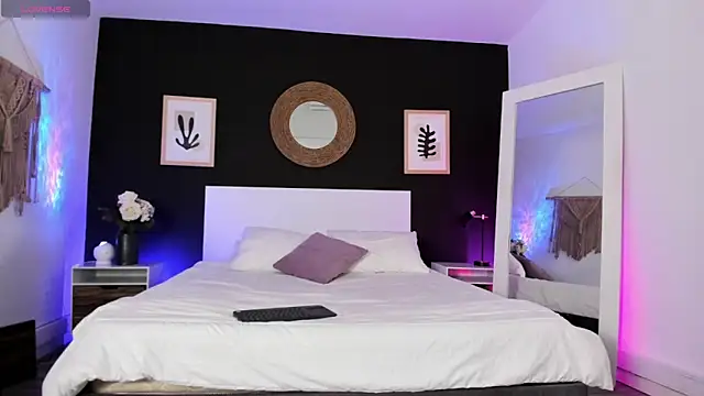 Snapshot of VioletPaket chatting on 02-24-26, 12:17 VioletPaket online show from 02-24-26, 12:17