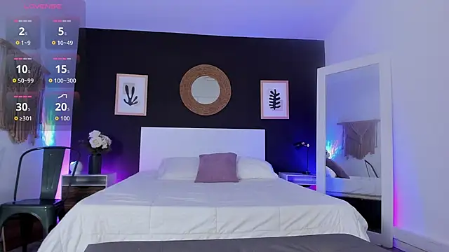 Snapshot of VioletPaket chatting on 02-22-26, 01:13 VioletPaket online show from 02-22-26, 01:13