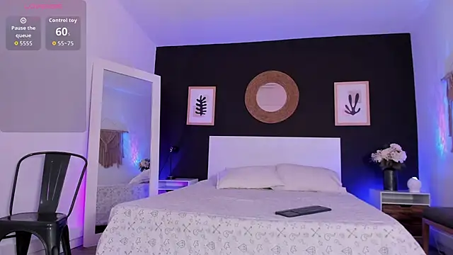 Snapshot of VioletPaket chatting on 03-15-26, 12:56 VioletPaket online show from 03-15-26, 12:56