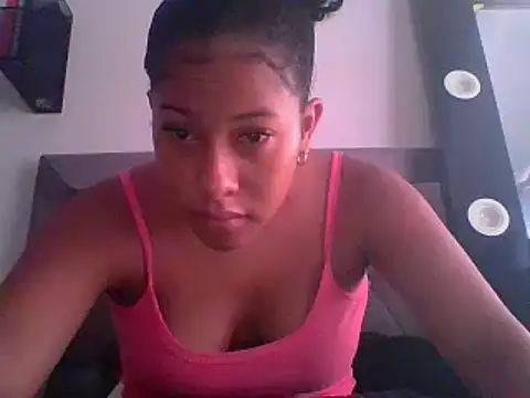 Kitra New online show from 09-15-25, 12:27