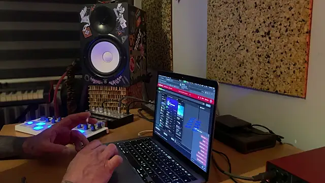 kameray12 online show from 03-07-25, 04:44