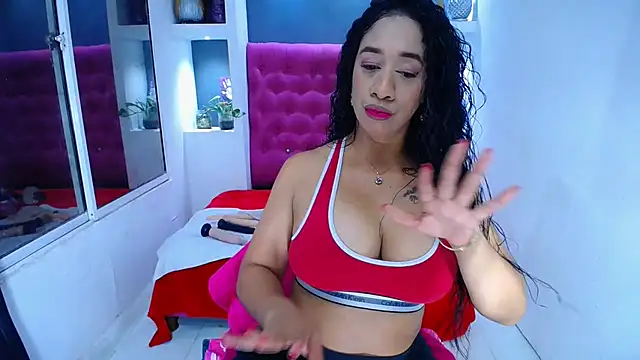 Snapshot of DelysyHot chatting on 02-20-25, 02:07 DelysyHot online show from 02-20-25, 02:07