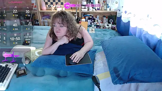 Snapshot of MiniNatalie chatting on 10-15-25, 10:56 MiniNatalie online show from 10-15-25, 10:56