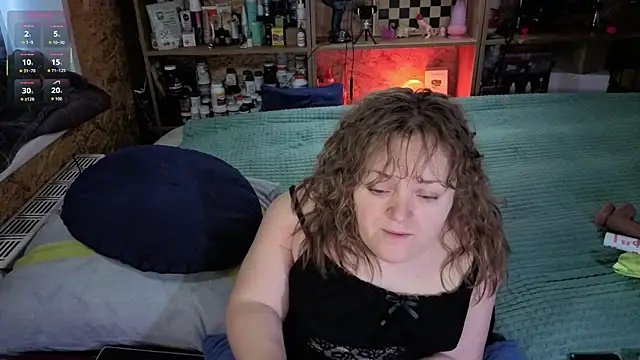 Snapshot of MiniNatalie chatting on 11-16-25, 03:11 MiniNatalie online show from 11-16-25, 03:11