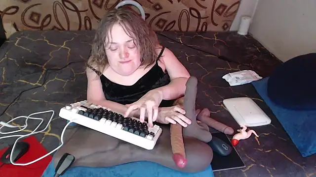 Snapshot of MiniNatalie chatting on 03-17-25, 04:08 MiniNatalie online show from 03-17-25, 04:08