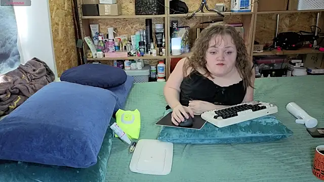 MiniNatalie online show from 01-19-26, 06:39