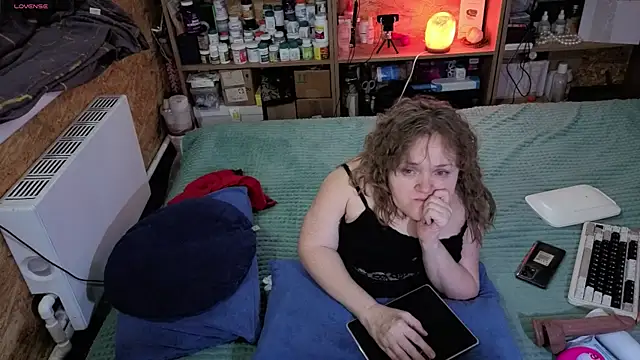 MiniNatalie online show from 11-23-25, 07:29