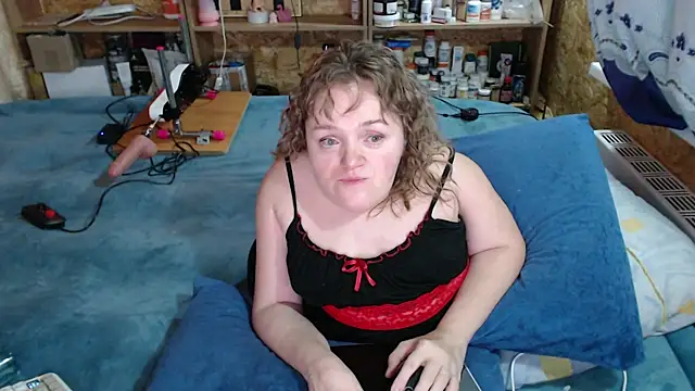 Snapshot of MiniNatalie chatting on 09-30-25, 03:29 MiniNatalie online show from 09-30-25, 03:29