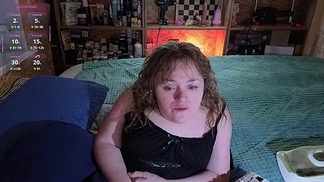 Snapshot of MiniNatalie chatting on 11-08-25, 02:09 MiniNatalie online show from 11-08-25, 02:09