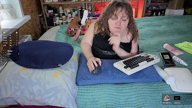 Snapshot of MiniNatalie chatting on 11-12-25, 05:44 MiniNatalie online show from 11-12-25, 05:44