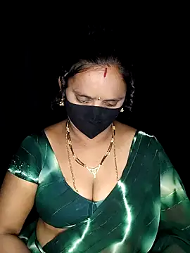 Snapshot of vintage-vibs chatting on 02-10-26, 06:40 vintage-vibs online show from 02-10-26, 06:40