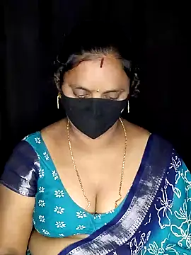 Snapshot of vintage-vibs chatting on 02-01-26, 06:39 vintage-vibs online show from 02-01-26, 06:39