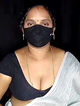 Snapshot of vintage-vibs chatting on 02-07-26, 06:32 vintage-vibs online show from 02-07-26, 06:32