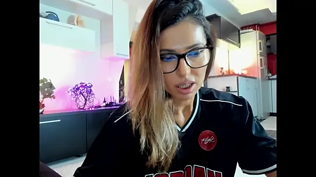 Snapshot of MissSmiley26 chatting on 10-10-25, 09:26 MissSmiley26 online show from 10-10-25, 09:26