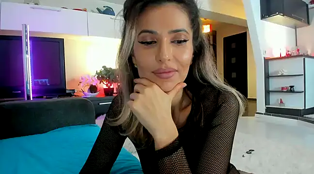 Snapshot of MissSmiley26 chatting on 12-19-24, 10:00 MissSmiley26 online show from 12-19-24, 10:00