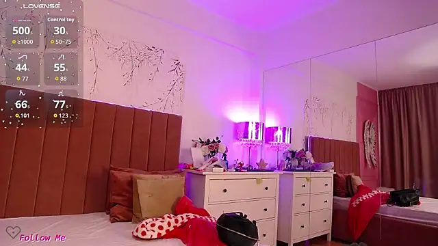 PinkySparks online show from 12-15-25, 06:14