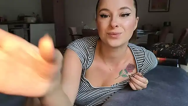 Mia-Minou online show from 09-12-25, 09:31