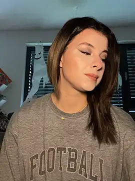 Mia-Minou online show from 10-10-25, 09:43