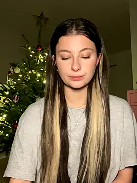 Mia-Minou online show from 11-29-25, 01:06