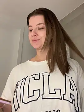 Mia-Minou online show from 09-22-25, 08:42