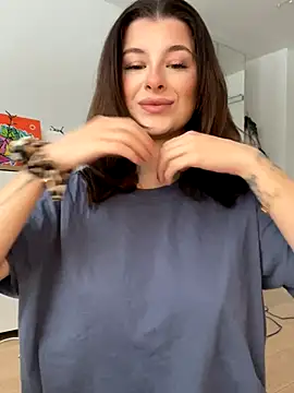 Mia-Minou online show from 01-06-26, 11:03