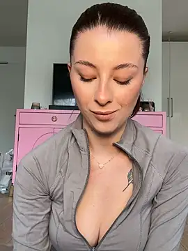 Mia-Minou online show from 04-09-26, 07:58