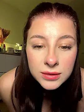 Mia-Minou online show from 01-12-26, 08:47