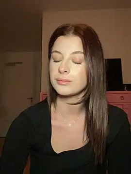 Mia-Minou online show from 02-20-26, 05:15