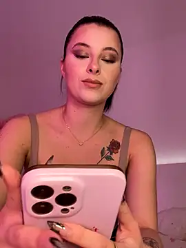 Mia-Minou online show from 10-07-25, 09:21