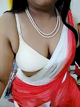 Snapshot of SHUBHI880 chatting on 03-18-25, 06:39 SHUBHI880 online show from 03-18-25, 06:39