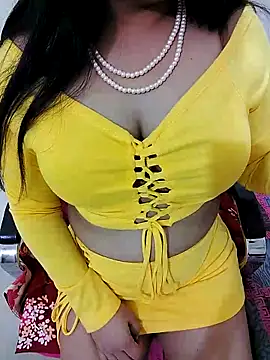Snapshot of SHUBHI880 chatting on 03-03-25, 01:34 SHUBHI880 online show from 03-03-25, 01:34
