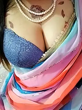 Snapshot of SHUBHI880 chatting on 10-09-25, 05:13 SHUBHI880 online show from 10-09-25, 05:13