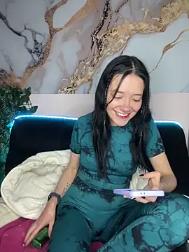 Isabella 21x online show from 10-15-25, 12:46