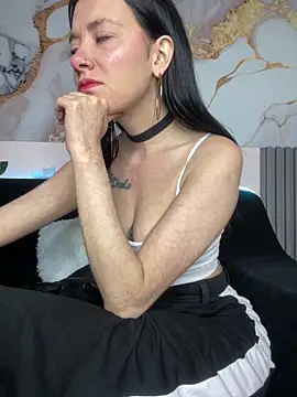 Isabella 21x online show from 10-13-25, 12:29