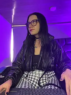 Snapshot of Isabella_21x chatting on 06-19-26, 12:44 Isabella 21x online show from 06-19-26, 12:44