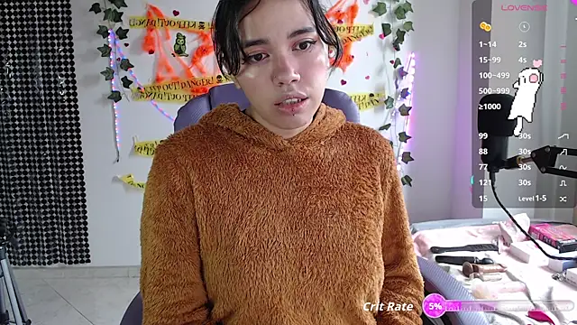 Snapshot of sophie_north chatting on 10-20-25, 07:14 sophie north online show from 10-20-25, 07:14