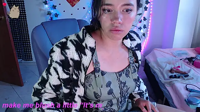 Snapshot of sophie_north chatting on 02-18-26, 09:44 sophie north online show from 02-18-26, 09:44