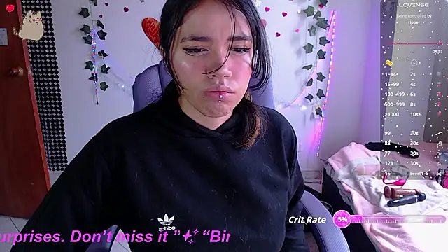 Snapshot of sophie_north chatting on 02-13-26, 03:01 sophie north online show from 02-13-26, 03:01