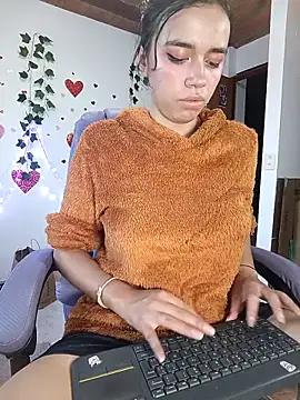 Snapshot of sophie_north chatting on 02-21-26, 10:45 sophie north online show from 02-21-26, 10:45