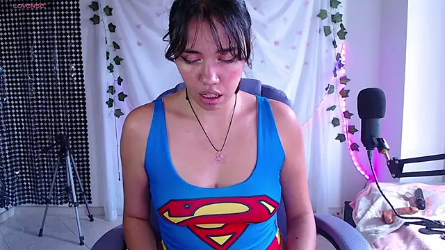 Snapshot of sophie_north chatting on 09-15-25, 03:23 sophie north online show from 09-15-25, 03:23