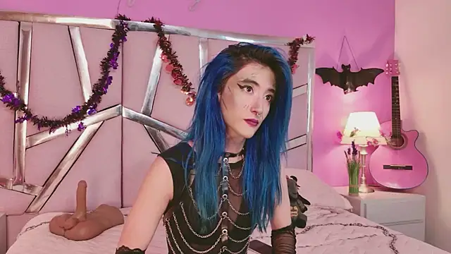 Snapshot of Lunapage chatting on 10-15-25, 08:28 Lunapage online show from 10-15-25, 08:28