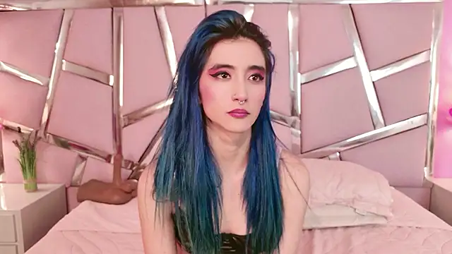 Snapshot of Lunapage chatting on 10-04-25, 08:32 Lunapage online show from 10-04-25, 08:32