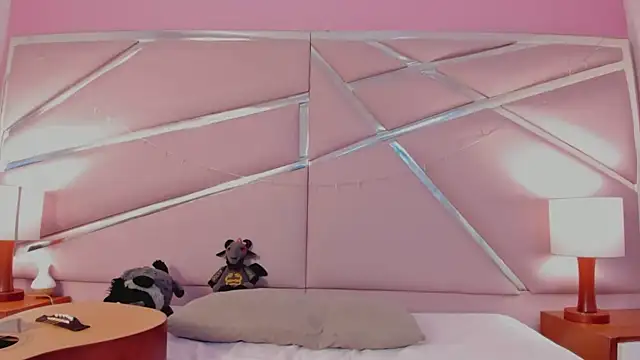 Snapshot of Lunapage chatting on 03-14-25, 08:17 Lunapage online show from 03-14-25, 08:17