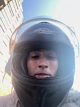 Snapshot of Lunapage chatting on 02-28-25, 01:03 Lunapage online show from 02-28-25, 01:03