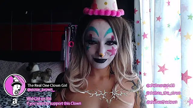 Snapshot of Eloise-brown chatting on 02-17-26, 05:32 Eloise-brown online show from 02-17-26, 05:32