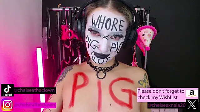 Snapshot of Eloise-brown chatting on 01-19-26, 06:06 Eloise-brown online show from 01-19-26, 06:06