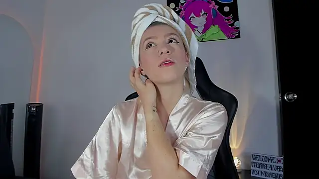 roxanne jones1 online show from 05-26-26, 06:39