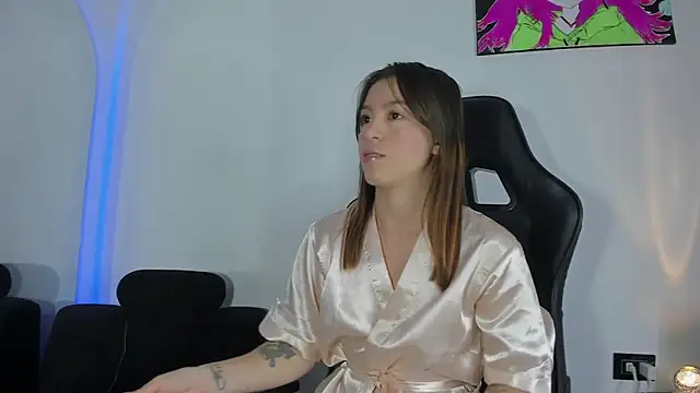 roxanne jones1 online show from 06-18-26, 06:13