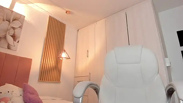 mia nevaeh online show from 02-09-25, 12:39